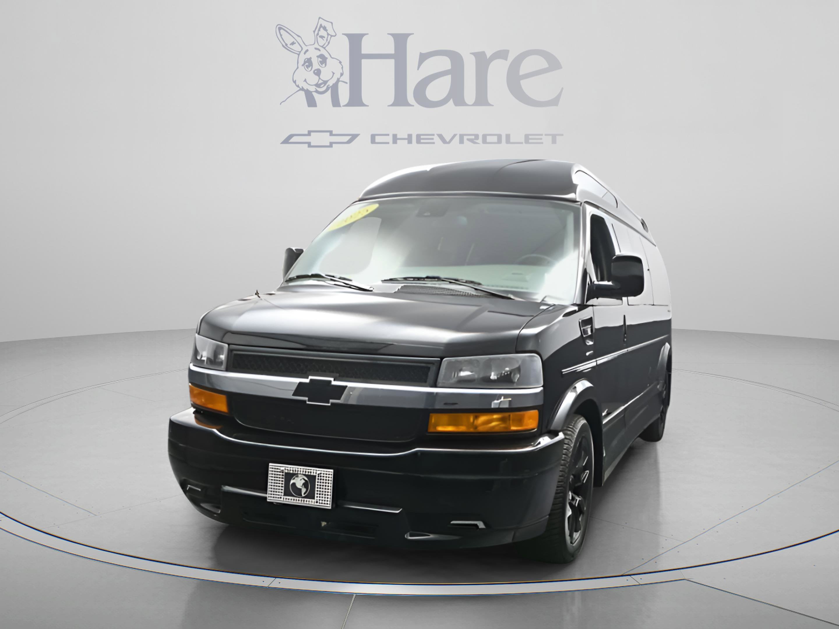 2025 Chevrolet Express Cargo WT