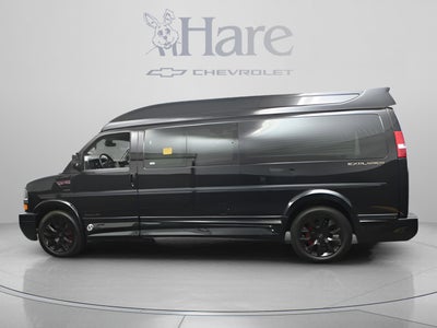 2025 Chevrolet Express Cargo WT