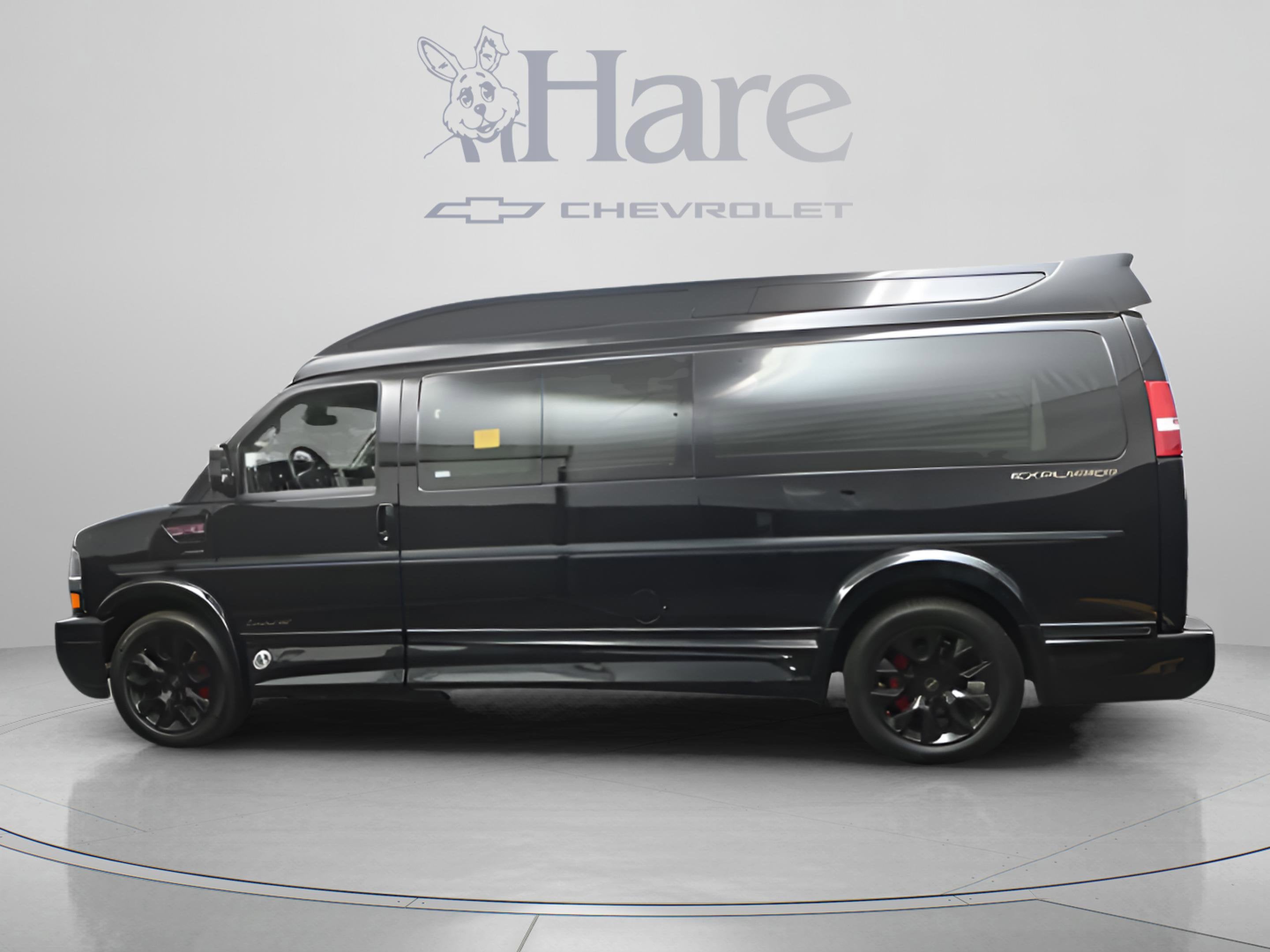 2025 Chevrolet Express Cargo WT
