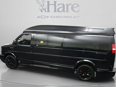 2025 Chevrolet Express Cargo WT