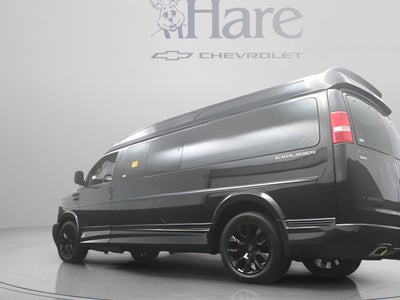 2025 Chevrolet Express Cargo WT