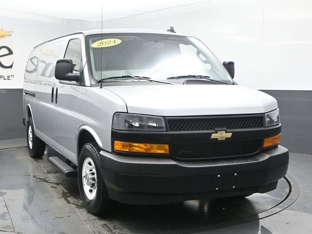 2024 Chevrolet Express Cargo 3500 WT