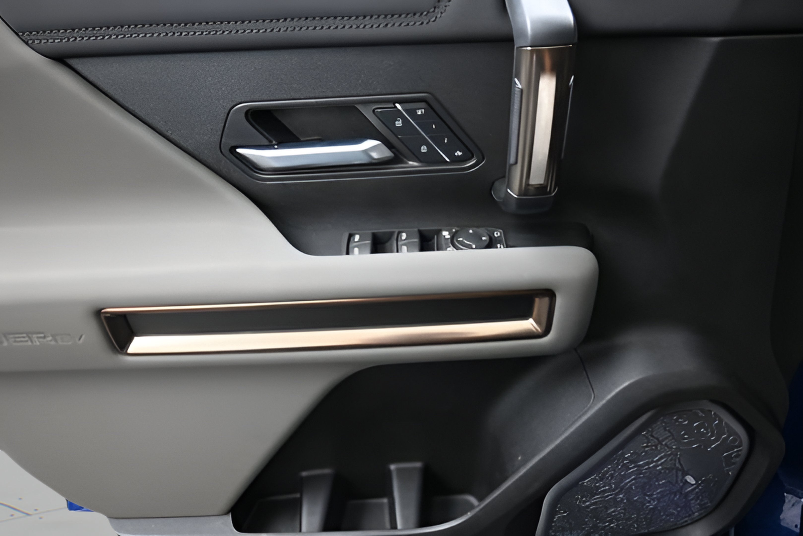 2024 GMC HUMMER EV SUV 2X