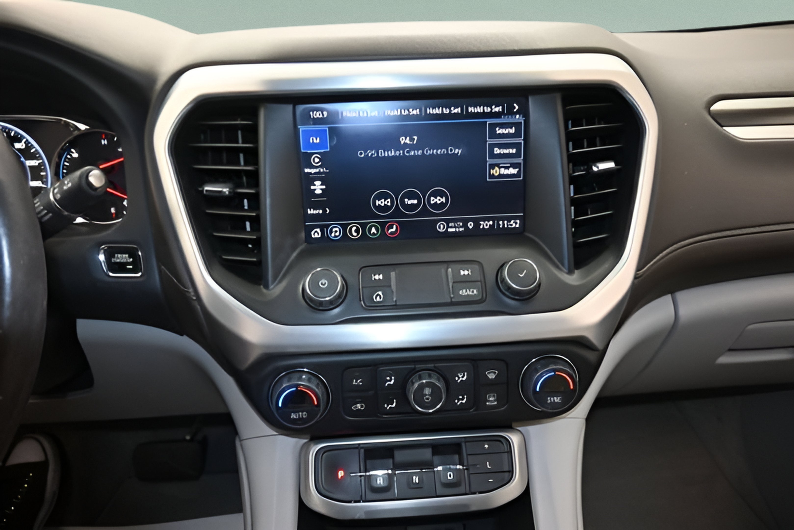 2021 GMC Acadia SLT