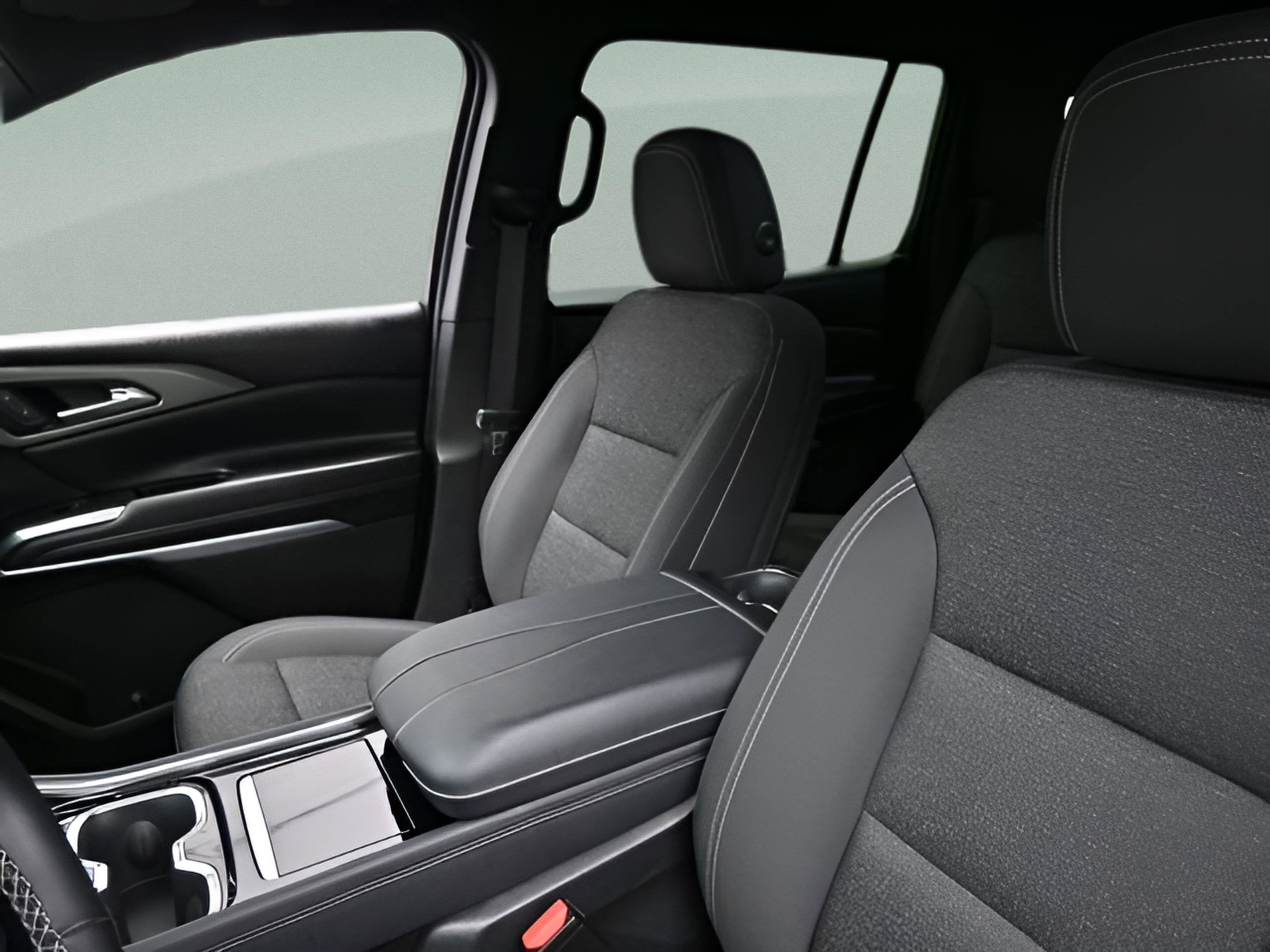 2024 Chevrolet Traverse LS