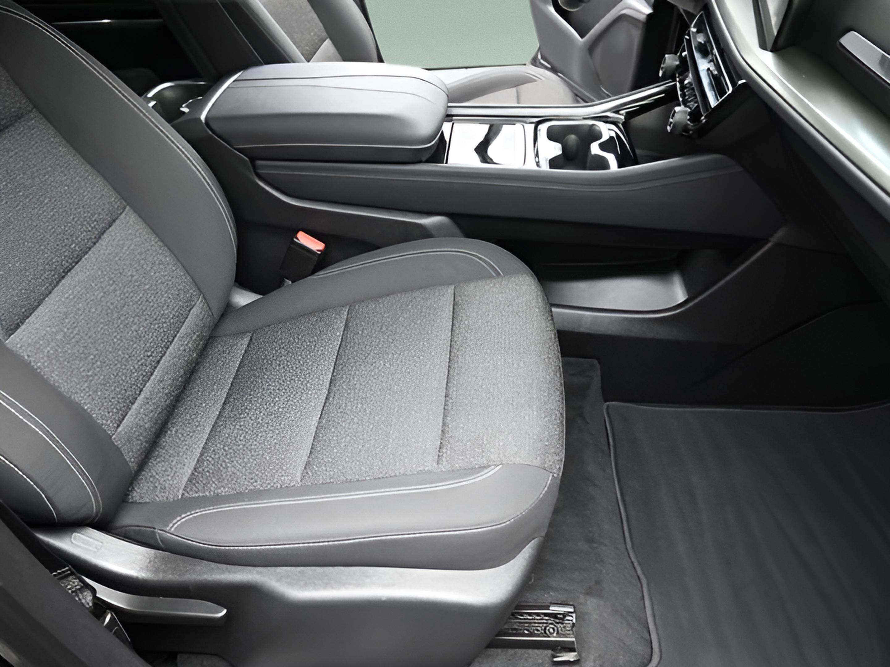 2024 Chevrolet Traverse LS