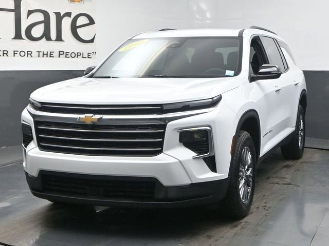 2025 Chevrolet Traverse LT