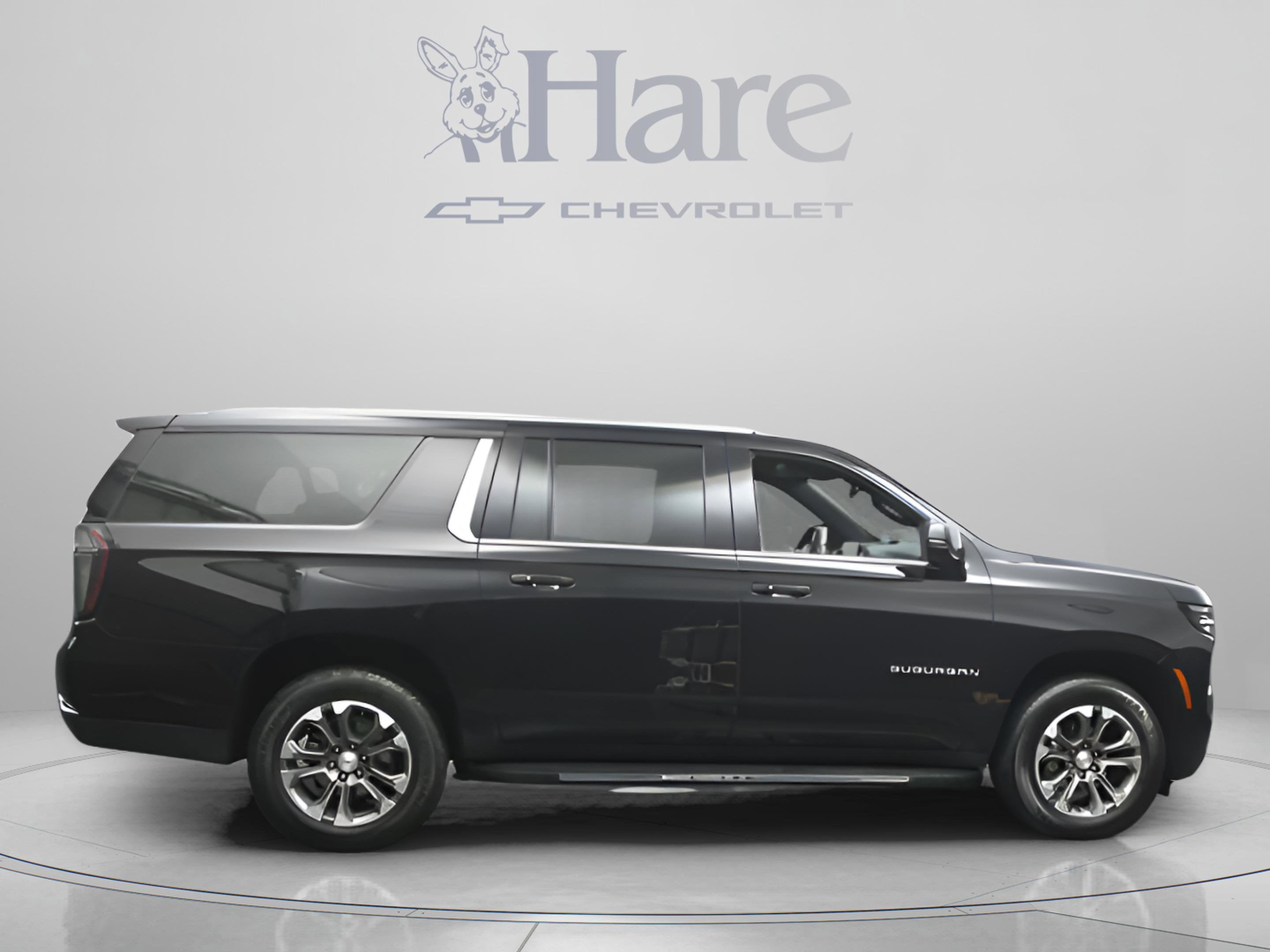 2025 Chevrolet Suburban LT