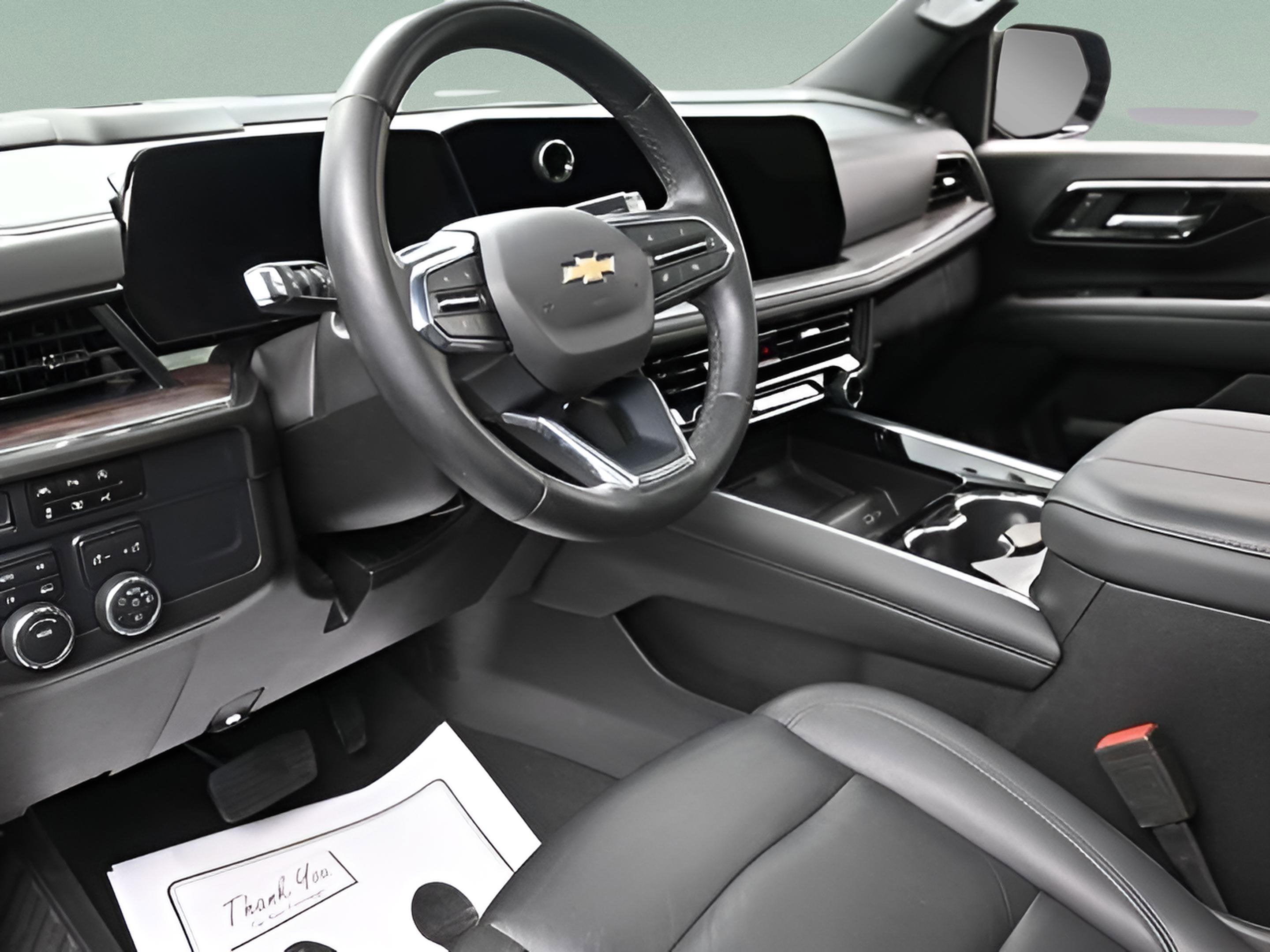 2025 Chevrolet Suburban LT