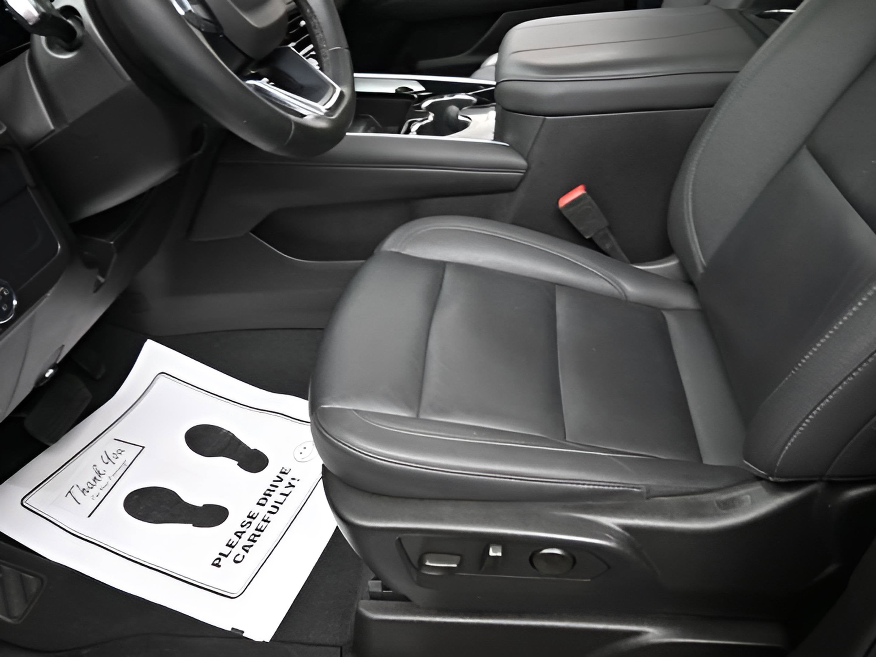 2025 Chevrolet Suburban LT