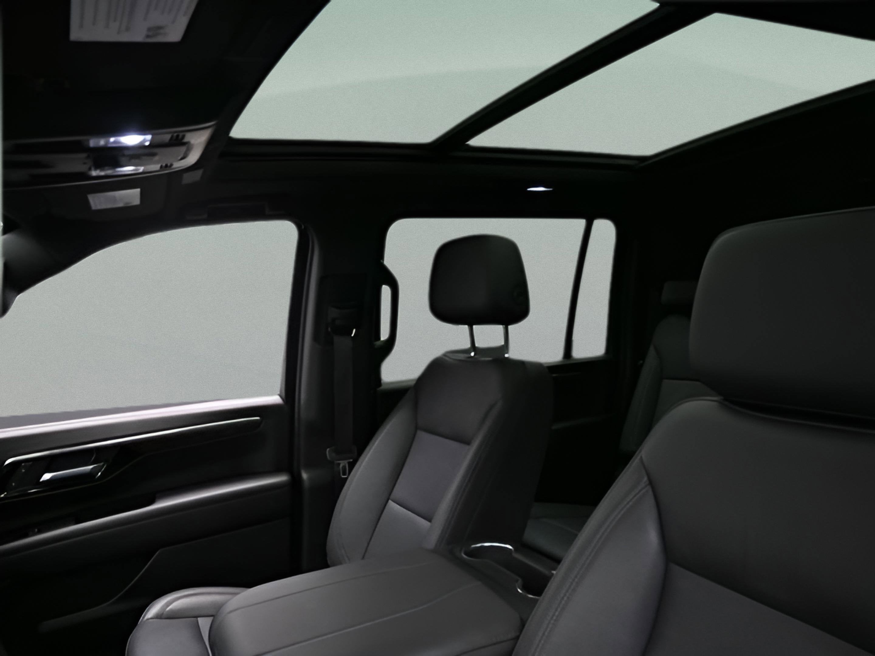 2025 Chevrolet Suburban LT