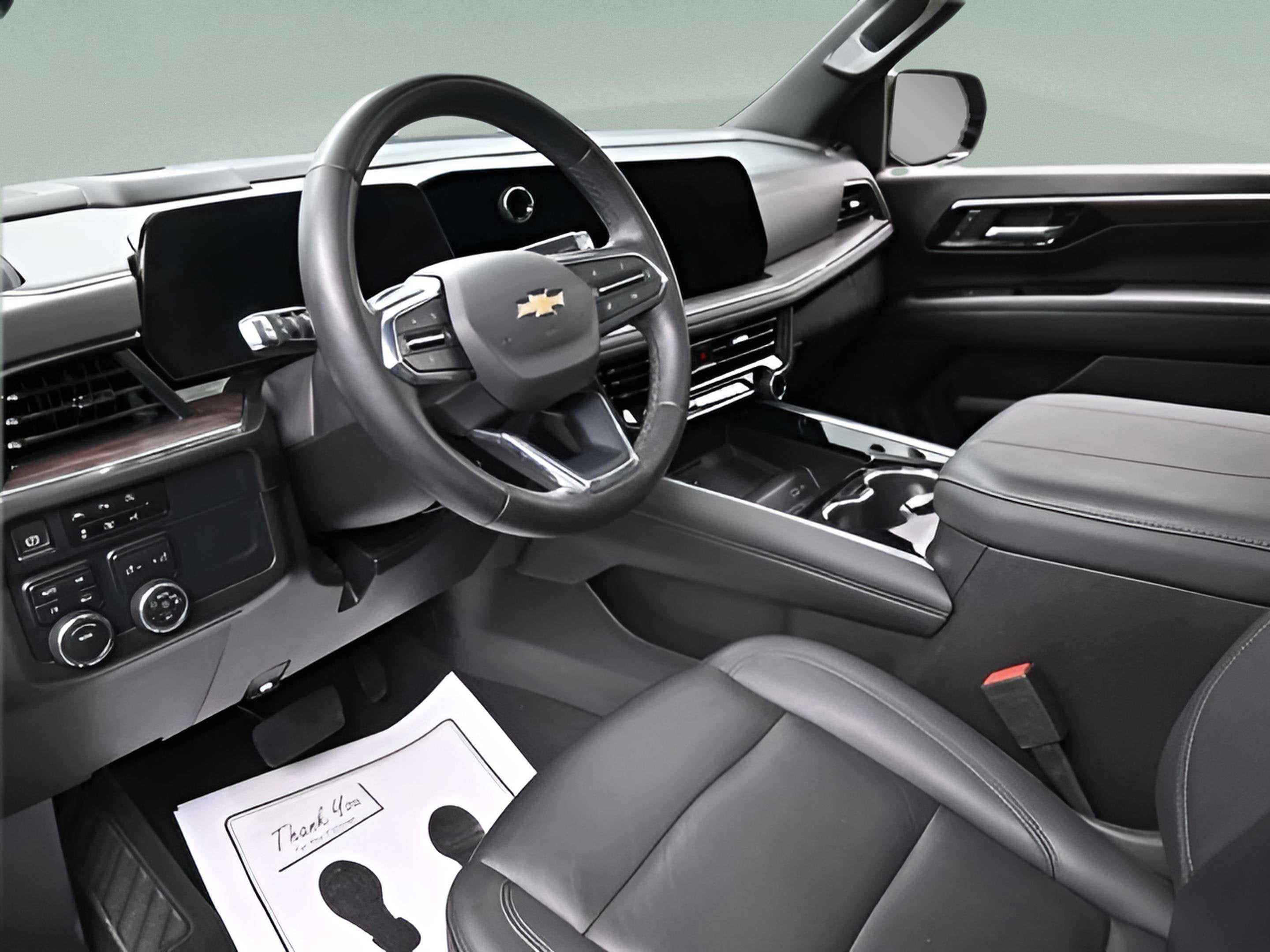 2025 Chevrolet Suburban LT