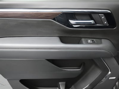 2025 Chevrolet Suburban LT