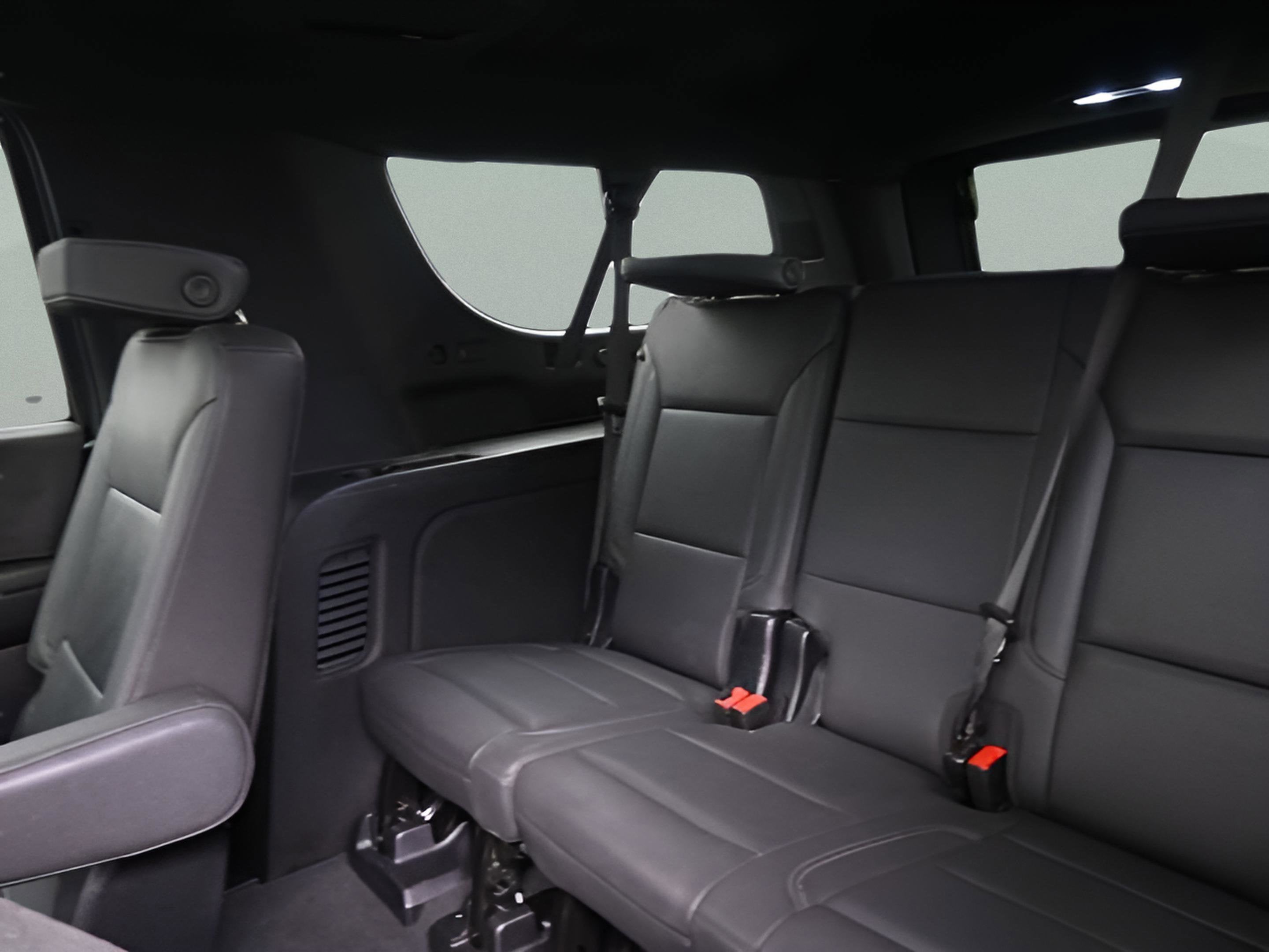 2025 Chevrolet Suburban LT