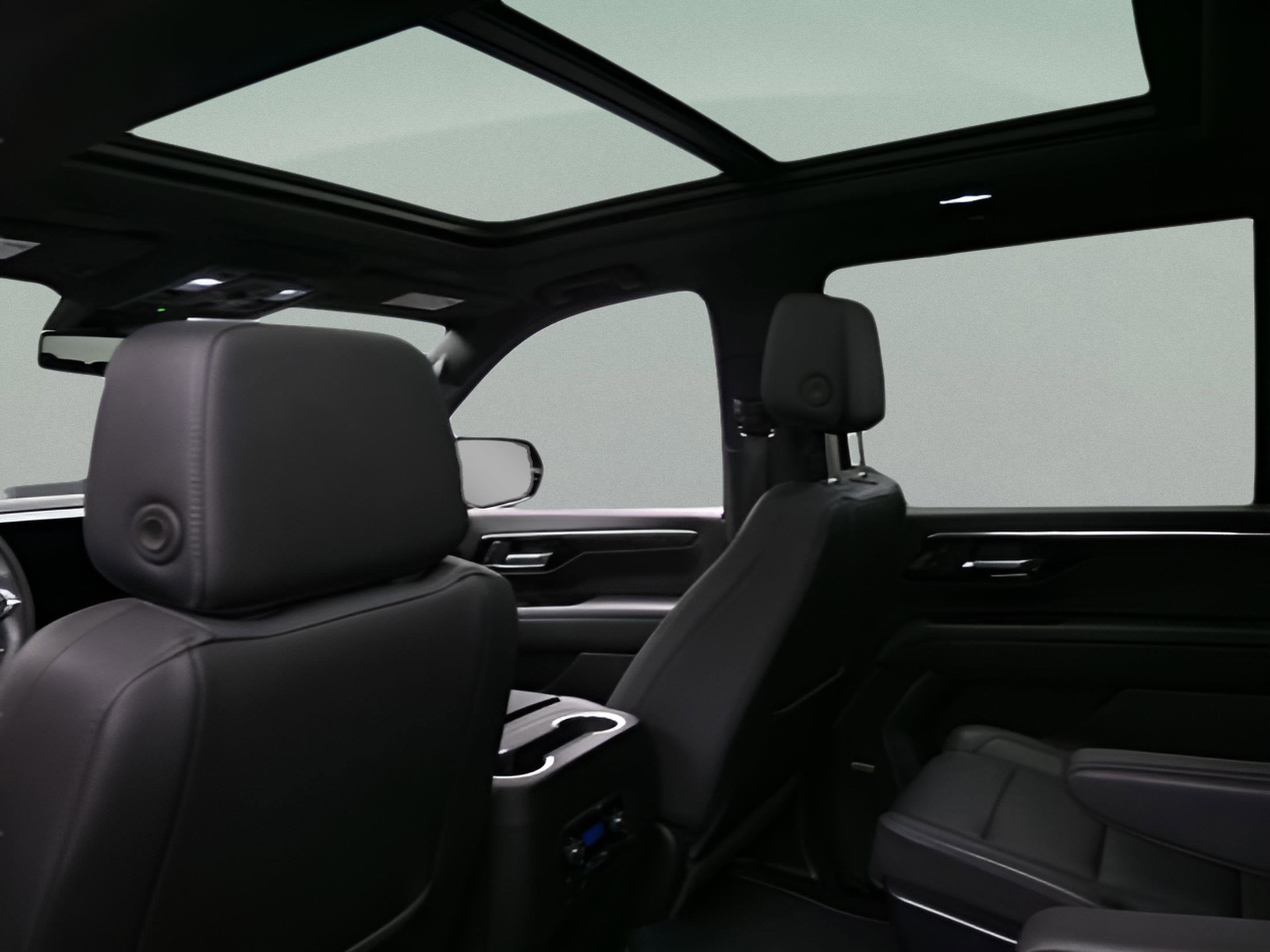 2025 Chevrolet Suburban LT