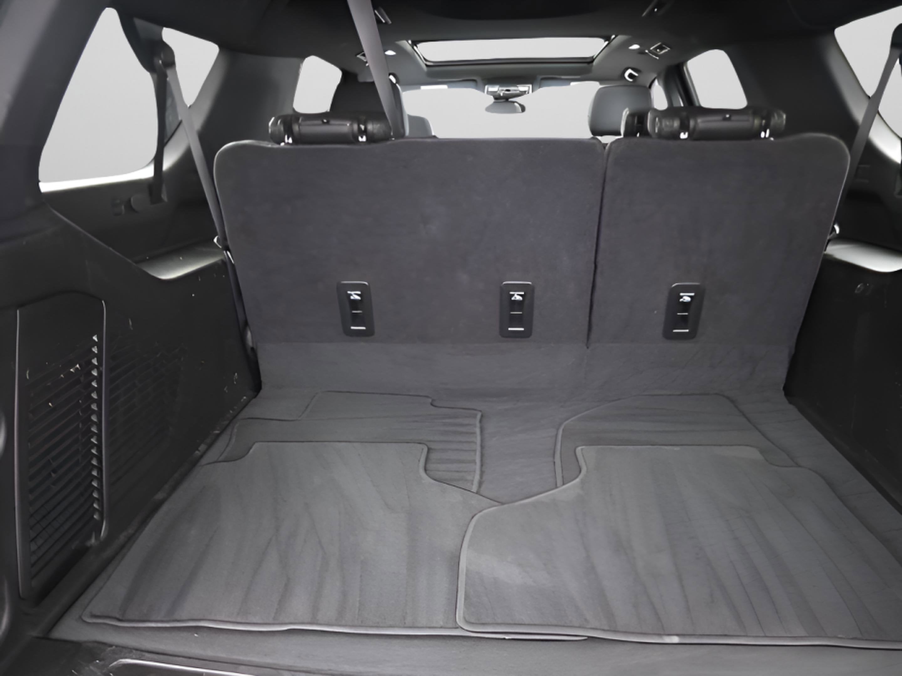 2025 Chevrolet Suburban LT