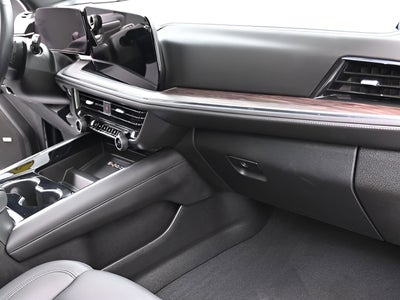 2025 Chevrolet Suburban LT