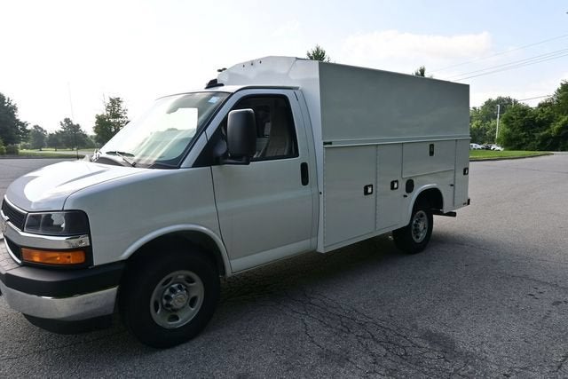 2026 Chevrolet Express Cutaway 3500 1WT
