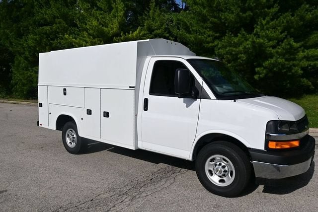 2026 Chevrolet Express Cutaway 3500 1WT