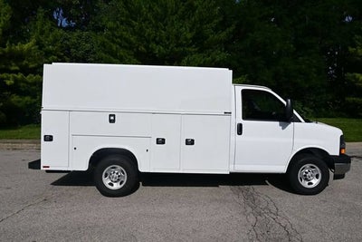 2026 Chevrolet Express Cutaway 3500 1WT