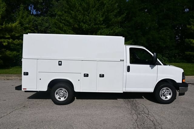 2026 Chevrolet Express Cutaway 3500 1WT