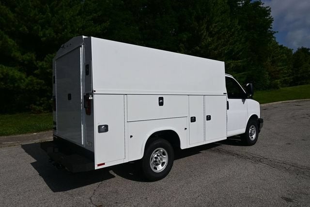 2026 Chevrolet Express Cutaway 3500 1WT