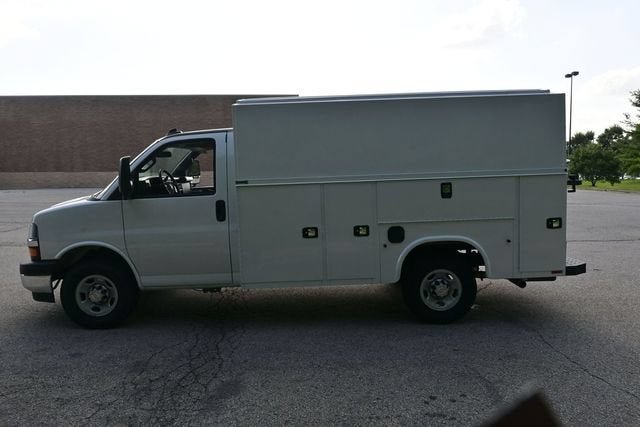 2026 Chevrolet Express Cutaway 3500 1WT