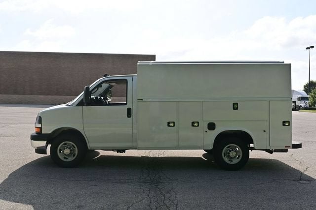 2026 Chevrolet Express Cutaway 3500 1WT