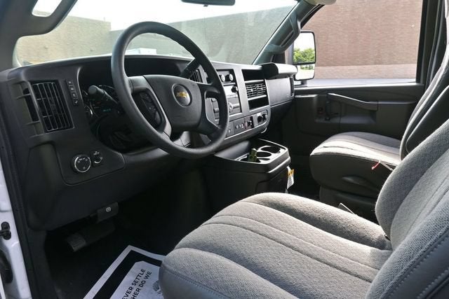 2026 Chevrolet Express Cutaway 3500 1WT