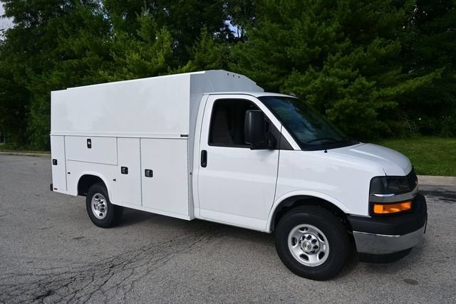 2026 Chevrolet Express Cutaway 3500 1WT