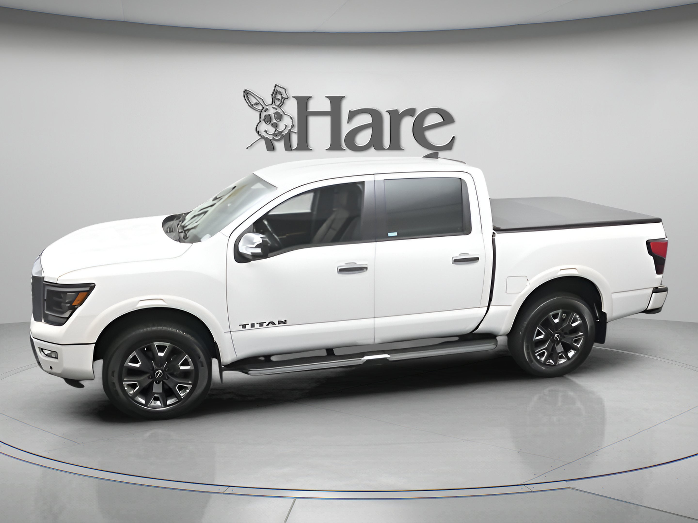 2023 Nissan TITAN Crew Cab Platinum Reserve 4x4