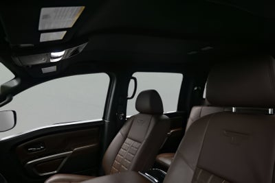 2023 Nissan TITAN Crew Cab Platinum Reserve 4x4