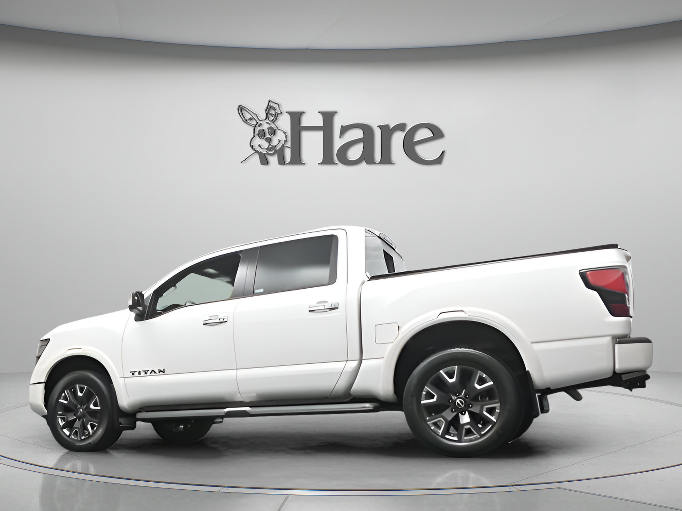 2023 Nissan TITAN Crew Cab Platinum Reserve 4x4