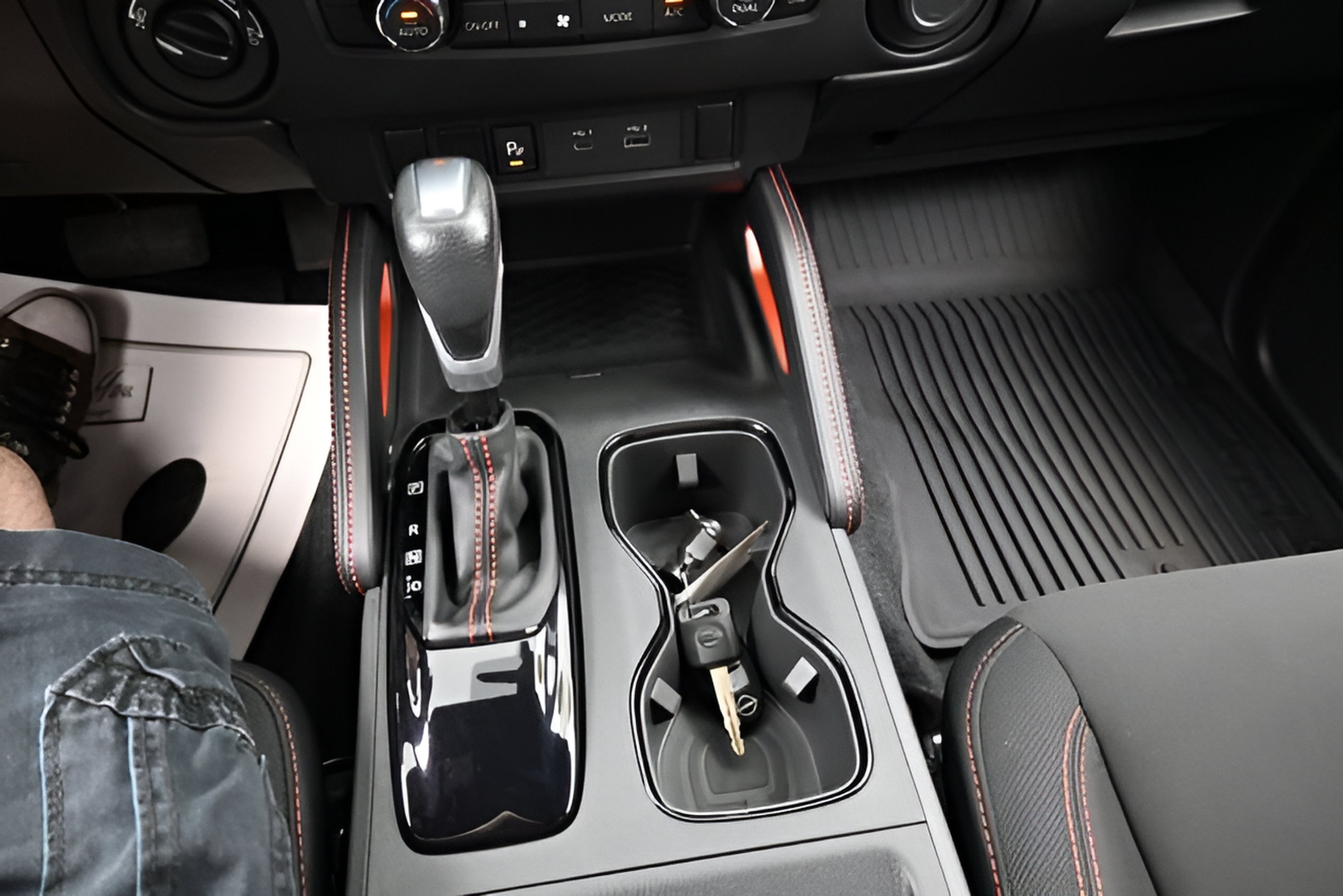 2024 Nissan Frontier Crew Cab PRO-4X 4x4