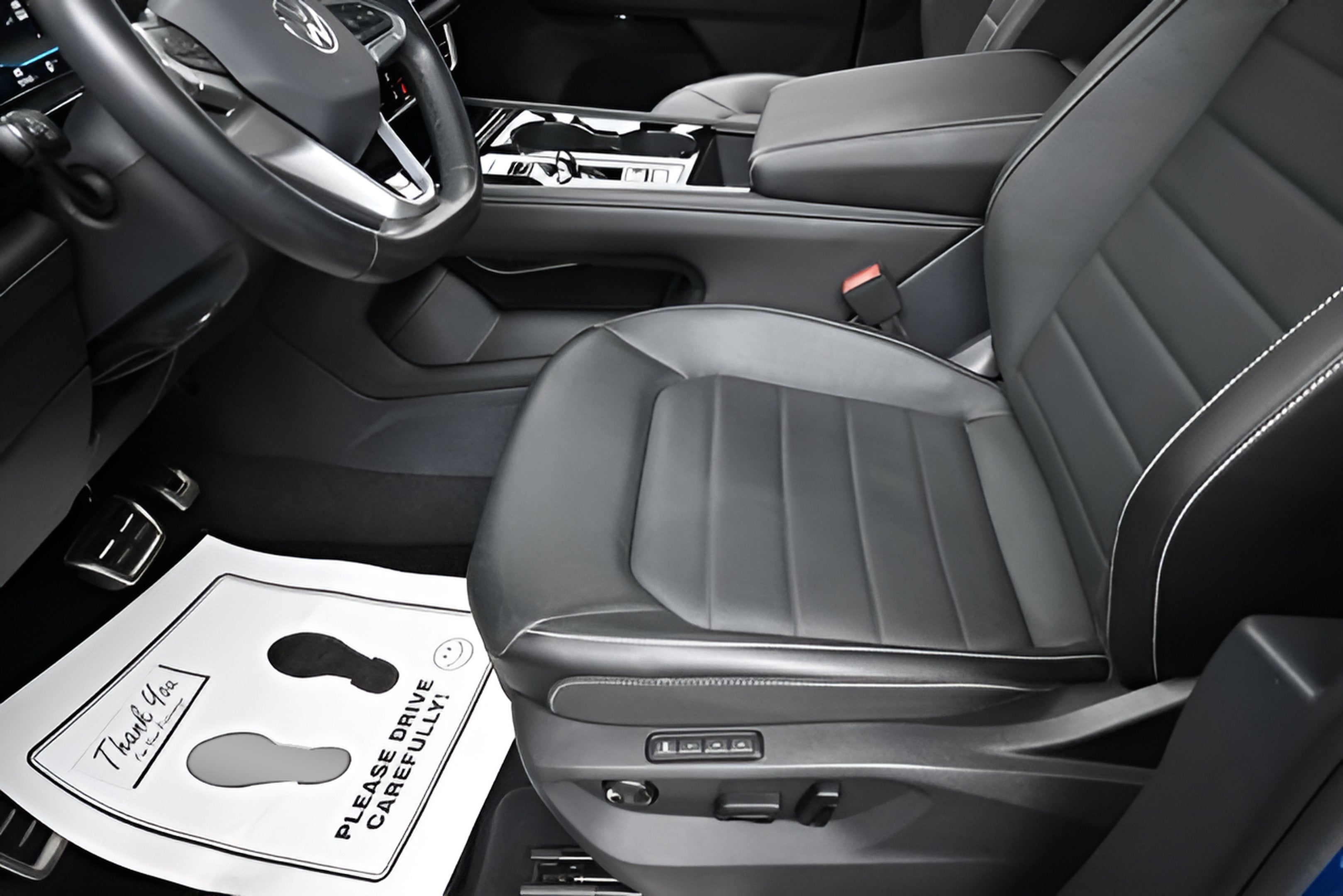 2024 Volkswagen Atlas Cross Sport 2.0T SEL R-Line