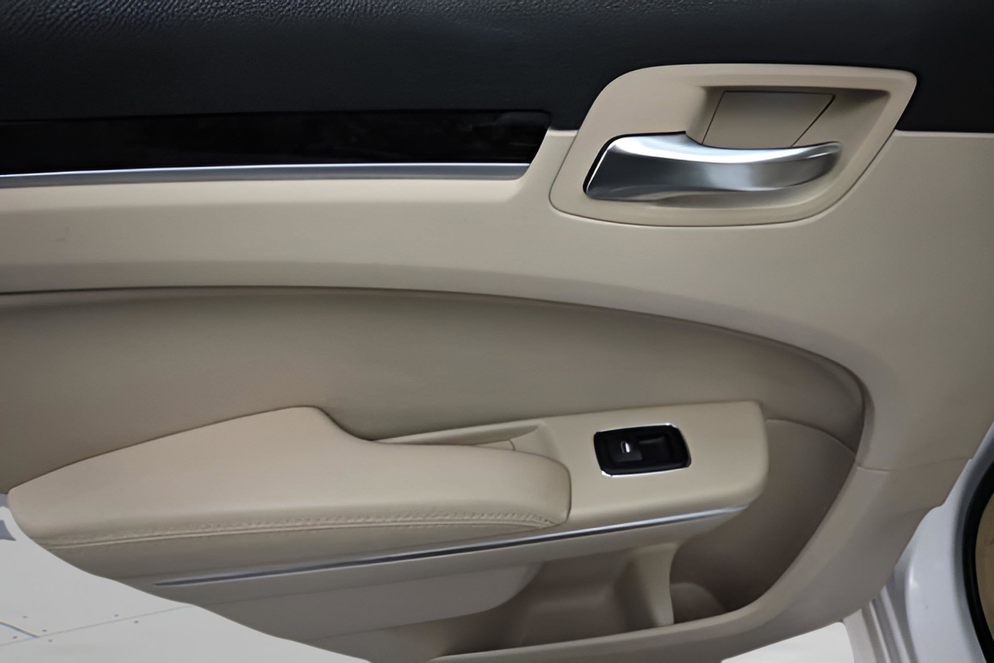 2011 Chrysler 300 Limited