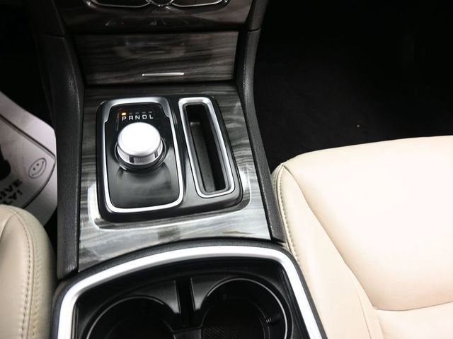 2020 Chrysler 300 Touring L