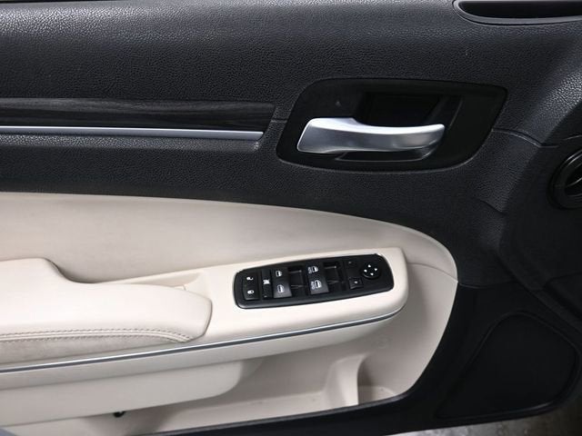 2020 Chrysler 300 Touring L