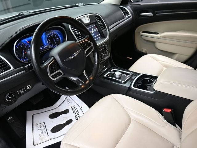 2020 Chrysler 300 Touring L