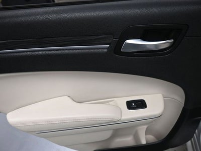 2020 Chrysler 300 Touring L