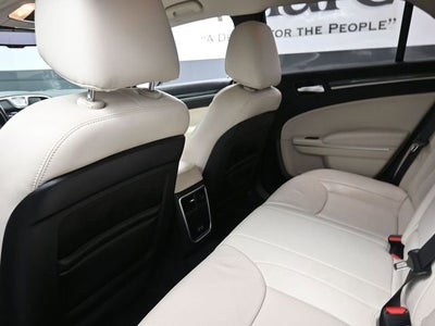 2020 Chrysler 300 Touring L