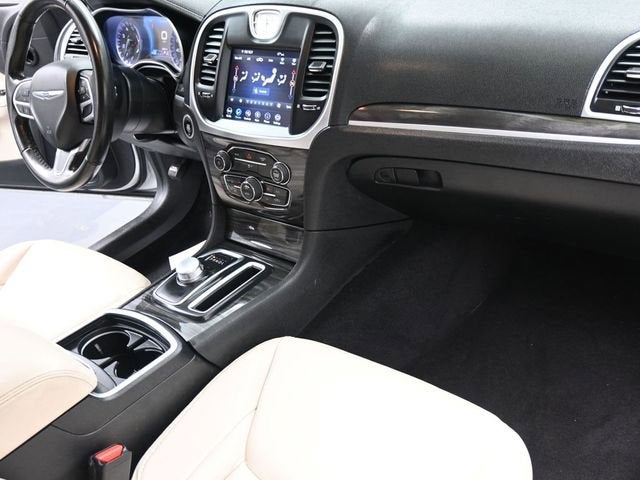 2020 Chrysler 300 Touring L