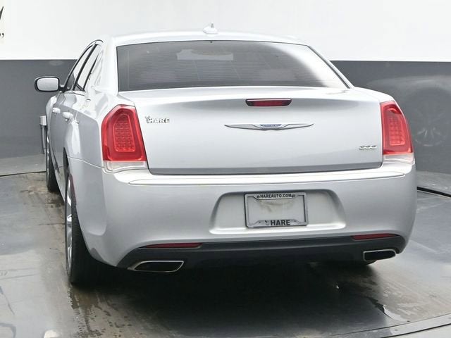 2020 Chrysler 300 Touring L