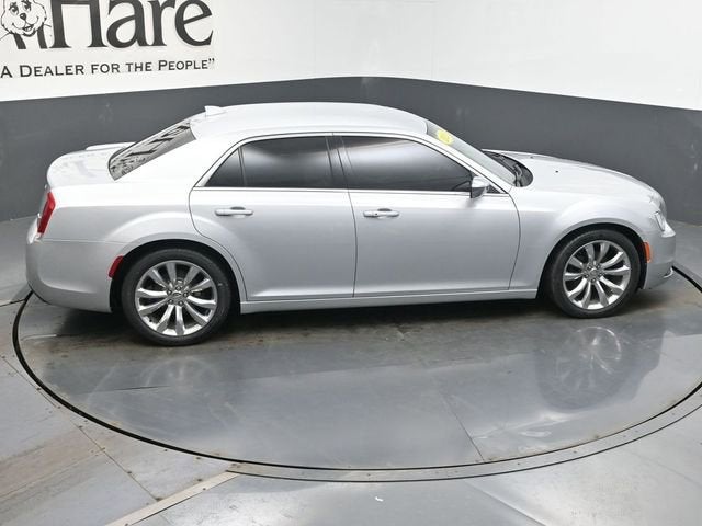 2020 Chrysler 300 Touring L