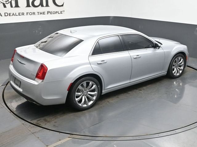 2020 Chrysler 300 Touring L