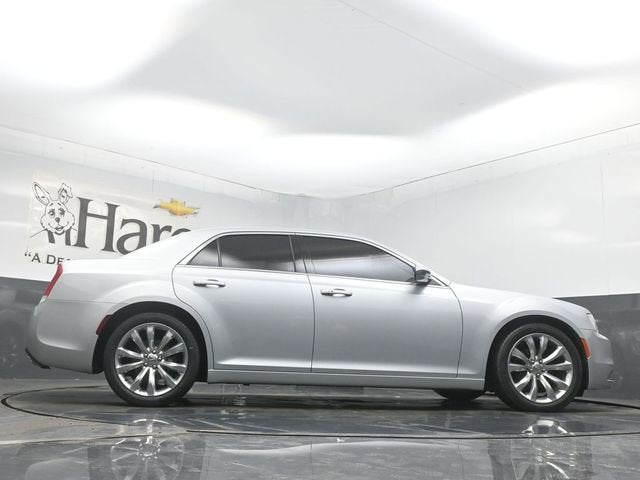 2020 Chrysler 300 Touring L