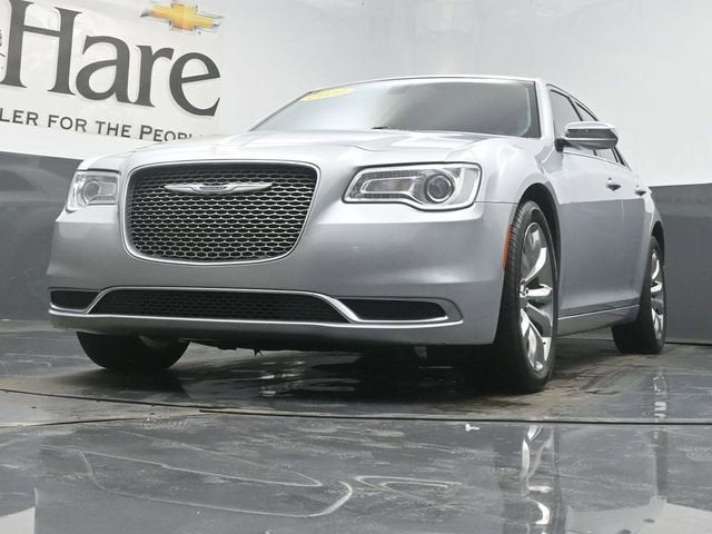 2020 Chrysler 300 Touring L