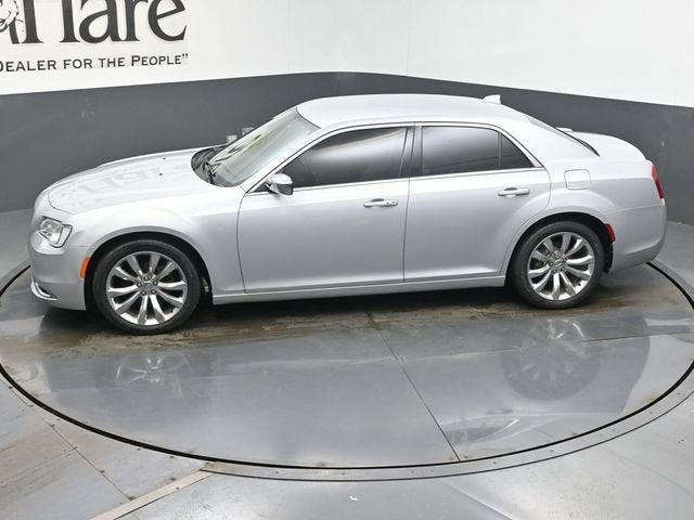 2020 Chrysler 300 Touring L