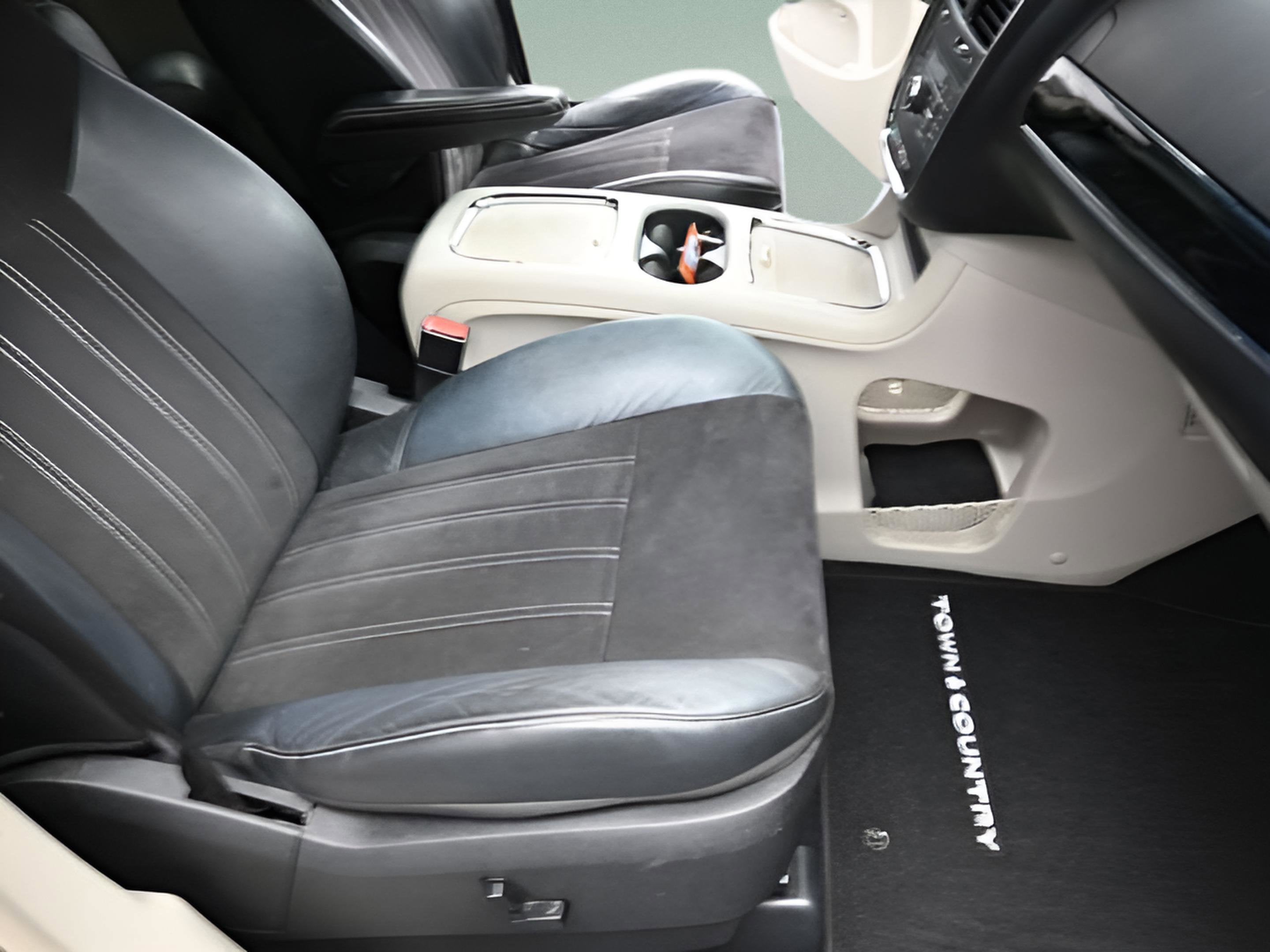 2014 Chrysler Town & Country Touring-L 30th Anniversary