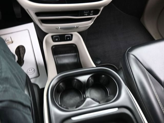 2020 Chrysler Voyager LXI